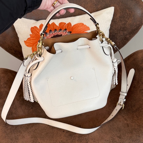 Coach Lora Bucket Bag Whipstitch Tassels Hangtag Chalk 2020 #651 - Picture 6 of 12